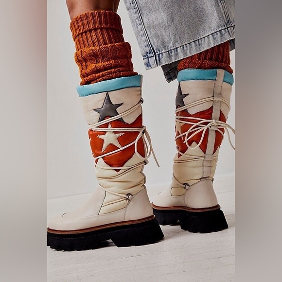 Free‎ People Puffer Boots - Picture 3 of 7